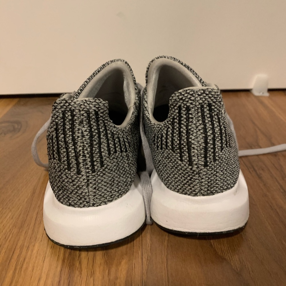 Adidas sneaker - Picture 3 of 5